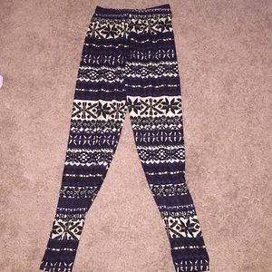 patterned leggings — accepting lower offers!!